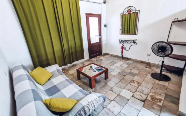 Апартаменты Эль Колониаль с балконом в Старой Гаване