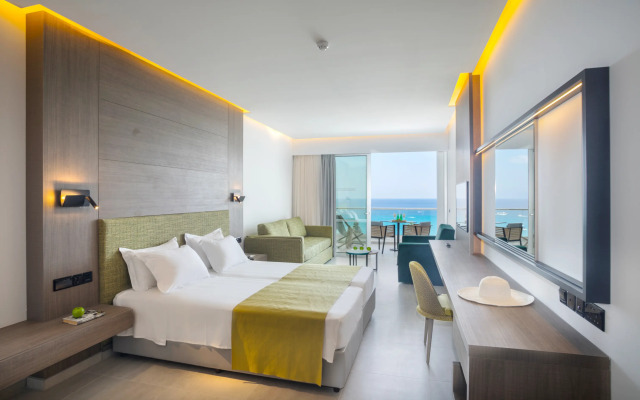 Cavo Maris Beach Hotel