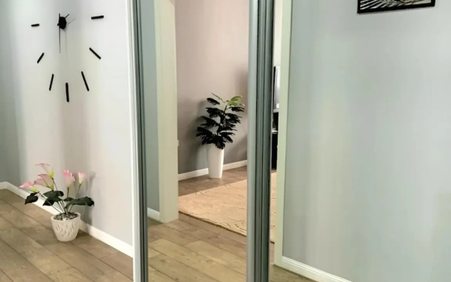 Prostornaya Dvukhkomnatnaya Flat