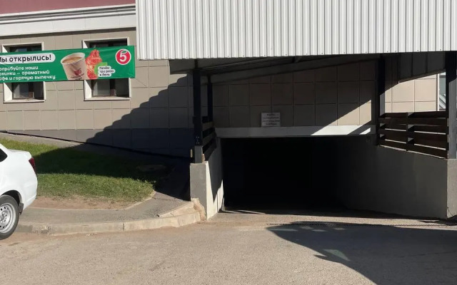 Studiya S Podzemnym Parkingom Flat