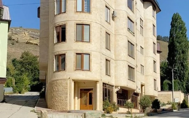 Na Ulitse Dekabristov 37b Flat