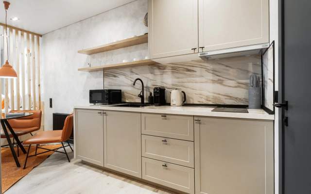 Shikarnaya Studiya U Flat