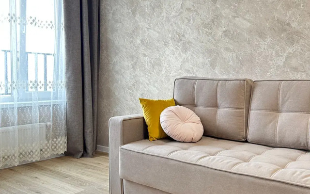 Brusnika U Mosta Vlyublennykh V Tsentre Goroda Flat