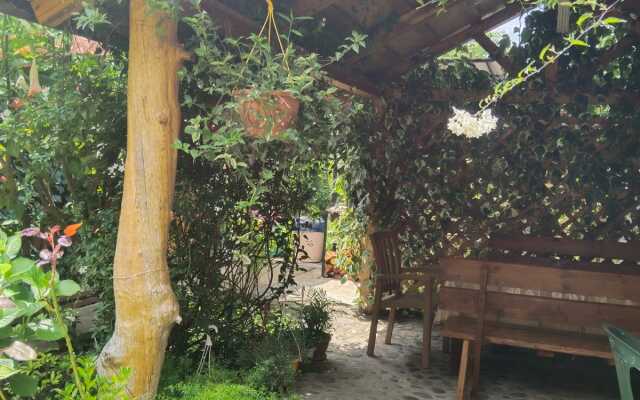 Gostevoy Dom Demerdzhipa Ulitsa, 84 Guest House