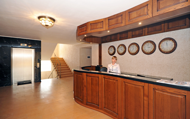 Zamok Azov Hotel