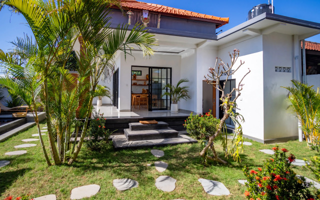 Novaya Chastnaya, Ogromny Basseyn, Changu, View Bali Villa