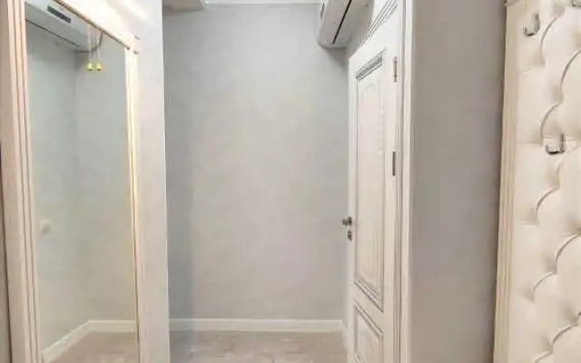 Odnokomnatnyye s Balkonom i Vidom na Gorod Apartments