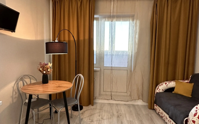 Svetlaya S Udobnoy Krovatyyu Flat