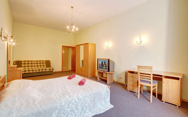 Апартаменты У площади Восстания