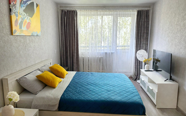 V Tsentre Ryadom s Naberezhnoy i Dostoprimechatelnostyami Flat