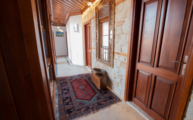 Отель White Garden