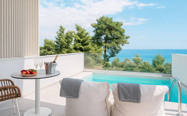 Отель Gloria luxury suites