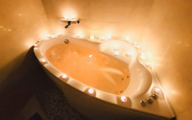 Апартаменты трёхкомнатные на Бобруйской 21