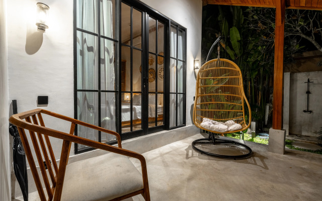 Hijau by EVDEkimi – Charming 2BR Escape with Pool, Outdoor Lounge, Lush Garden – Long Stay Extras Villa