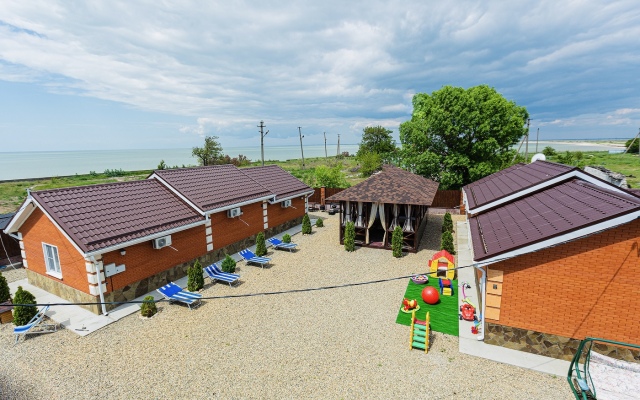 Yasenskaya Kosa-Azovskaya Krasa Guest House