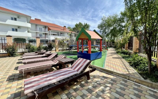 Giatsint Hotel