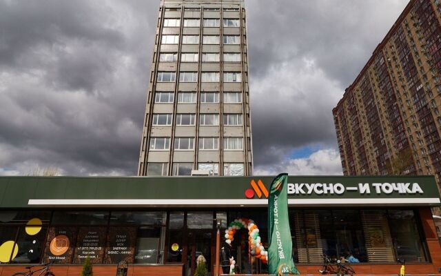 Na Pionerskoy Ulitse 1 1110 Apartments