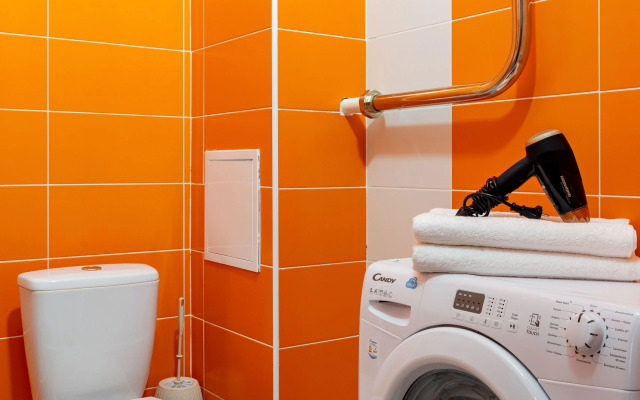 Studiya u Metro Parnas Apartments
