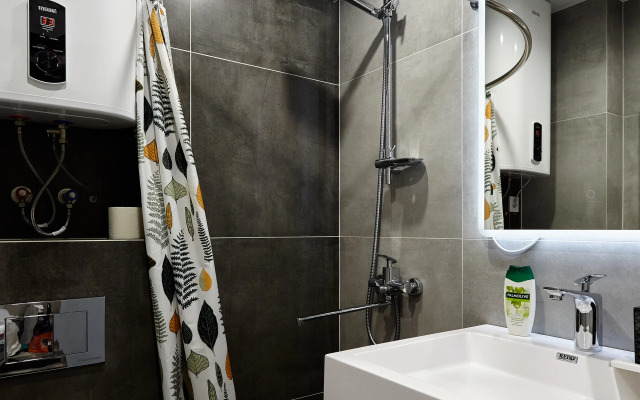 V Zhk Rezident s Balkonom Apartment