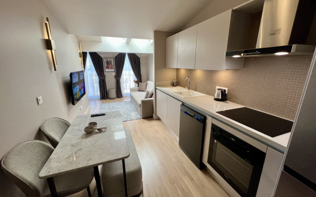 Weingart Suites Hotel