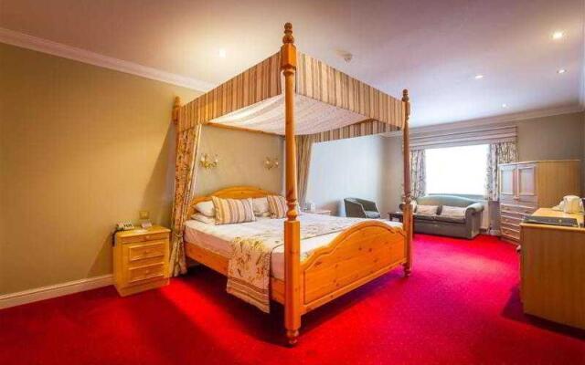 Consort Hotel