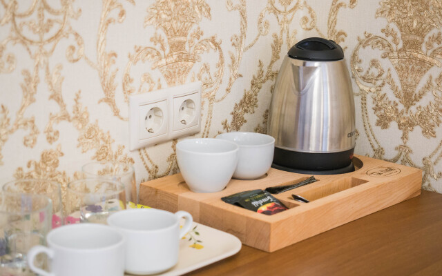 Tikh Hotel Guest House