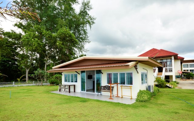 Lipa Bay Residence Resort Hotel