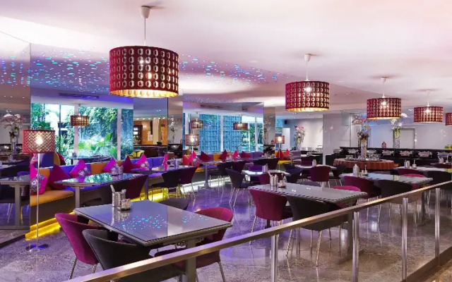 Отель Ambassador Bangkok Hotel