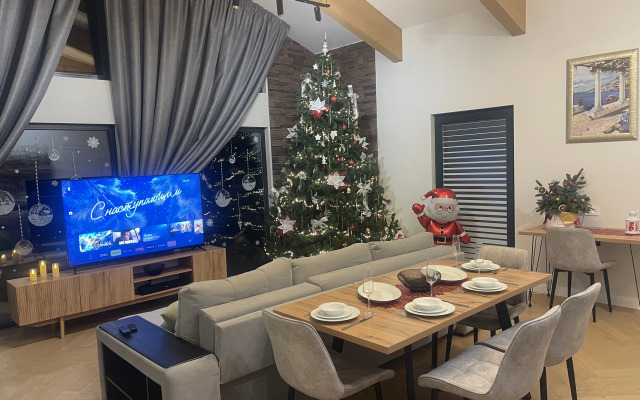 Частный дом у озера