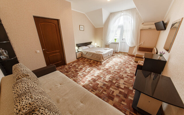 Chelsi Hotel