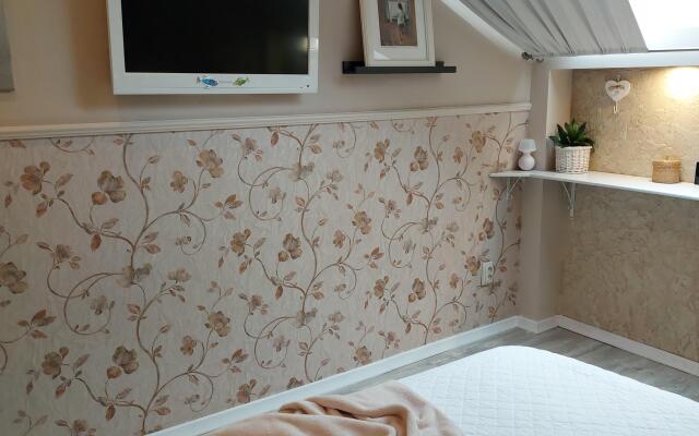 Art-Mansarda Khudozhnika Flat
