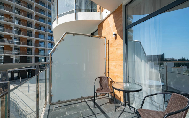 Апартаменты LS-Hi-Tech Relax с видом на море со 2 этажа