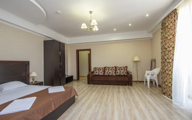 Luxury House Hotel