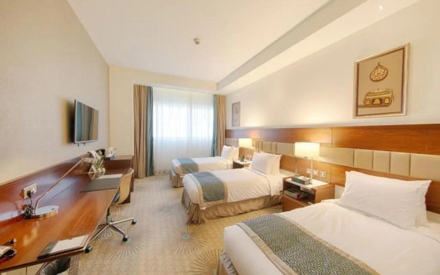 Отель Makkah Al Aziziah Suites