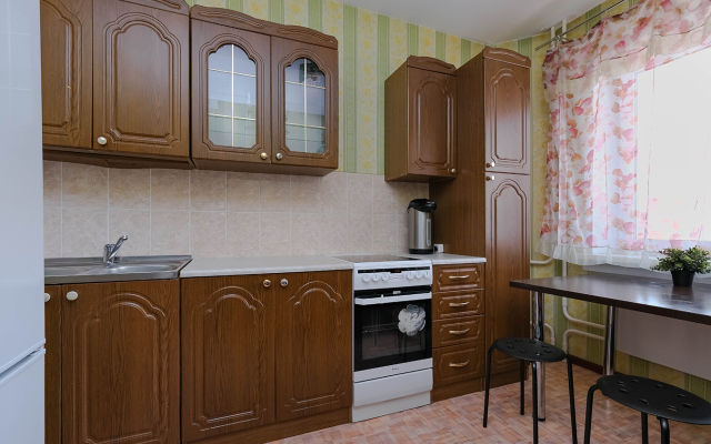 Квартира рядом с Мнтк им. Федорова и Ск Заря