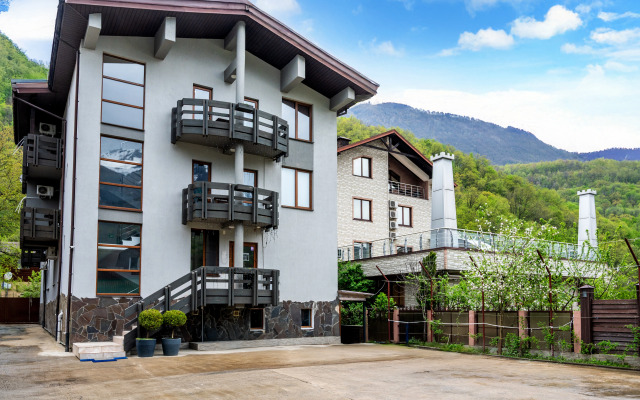 Elpida Hotel