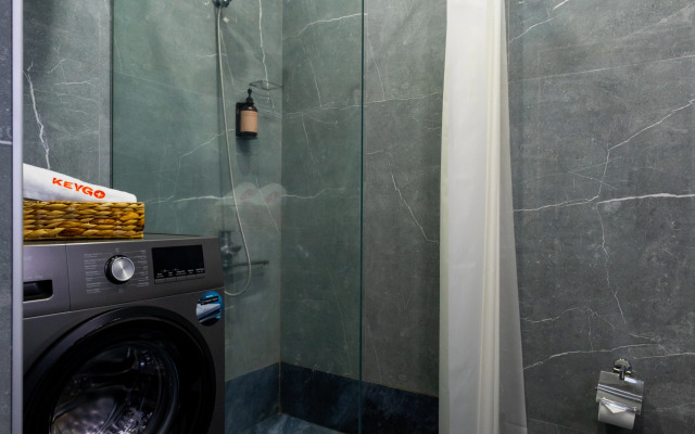 KeyGo #0018, 1 Bedroom, Near St. Sarkis Church Apartments