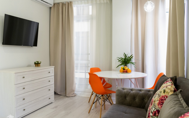 Morent 37 kv. m na 3 etazhe v ZHK Sorrento Park Apartments