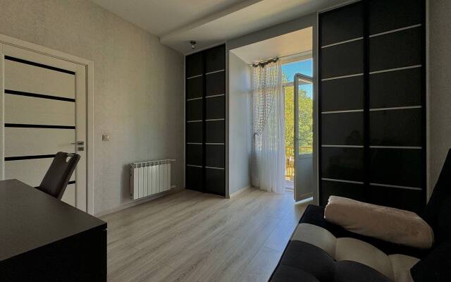 Apartamenty Dizaynerskaya Treshka Ryadom S Ploschad Pobedy