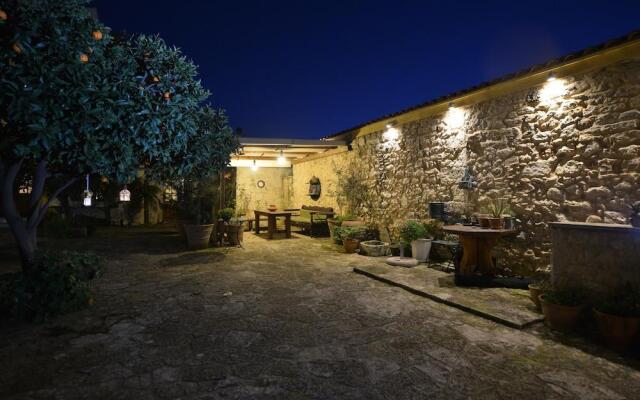 Troullos Apart-Hotel