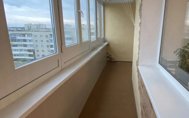 Апартаменты Люкс 2-комнатные Лесная 5 жёлтый нарцисс