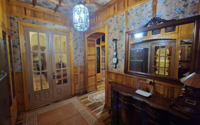 U Pushkinskogo Teatra Tsentr Flat