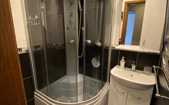 Квартира Жёлтый Нарцисс на Челюскинцев 17