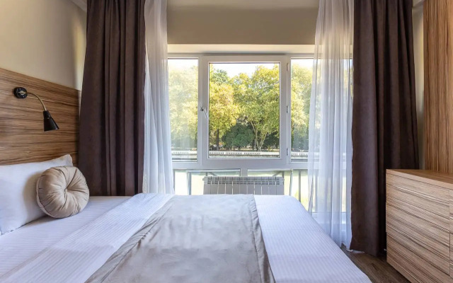 4.16 Studio Chaikovskogo Apartments