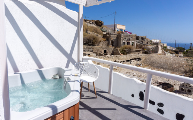 Mythos Traditional Stonehouse Apartments