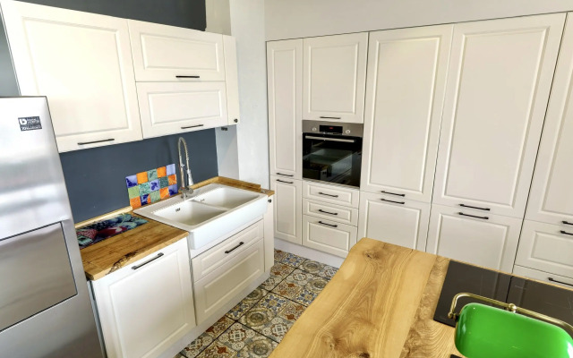 Апартаменты ApartMari Шикарные 4-комнатные апартаменты Лофт в центре