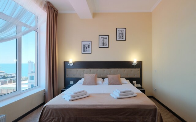 SL Kavkaz Hotel