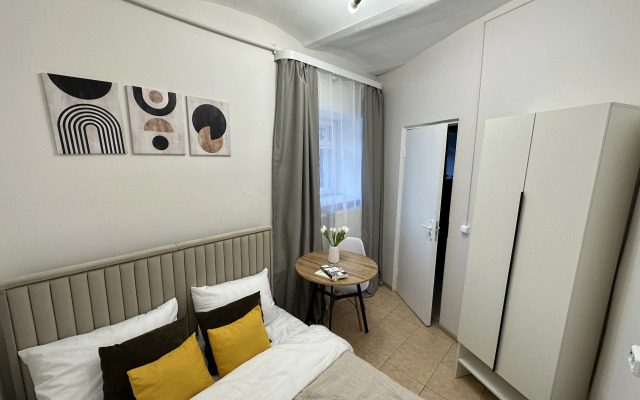 Меблированная Комната у Таврического Сада