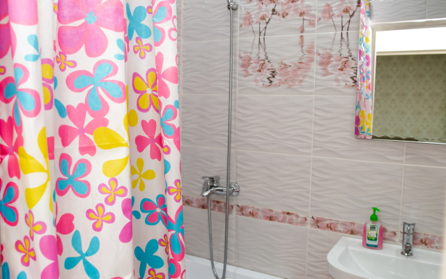 Апартаменты КвартОтель на М.Горького 85Б 18