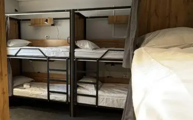 Luchshiy Sayakhat Hostel